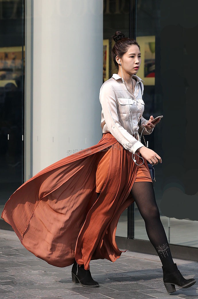 街拍秋装美女"潮流时装秀“1（21P）