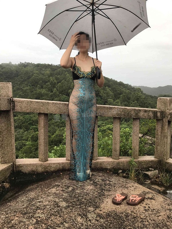 山顶继续大胆露出