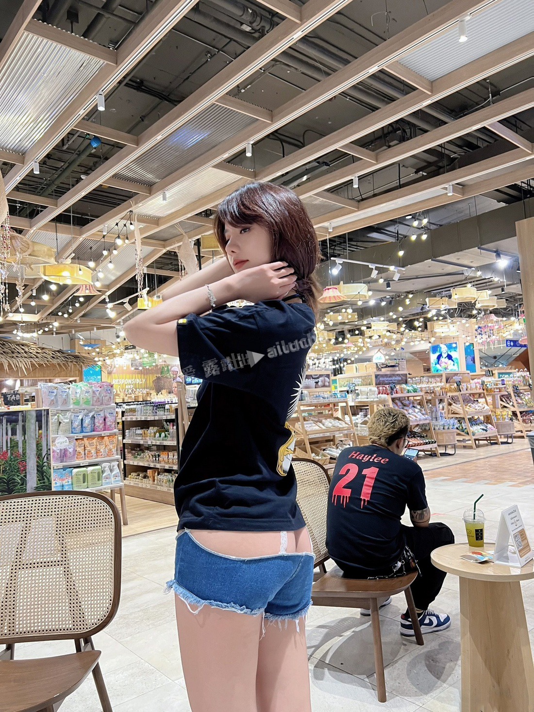 171049b7qe7b1wqqheszmd.jpg